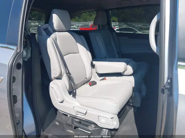 5FNRL6H60RB008995 2024 HONDA ODYSSEY - Image 8