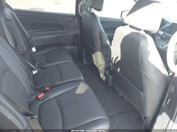 5FNRL6H60RB068646 2024 HONDA ODYSSEY - Image 8