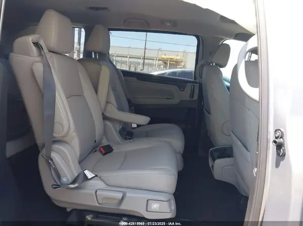 5FNRL6H61PB057782 2023 HONDA ODYSSEY - Image 8