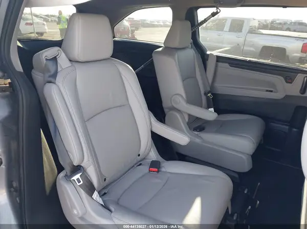 5FNRL6H61PB070886 2023 HONDA ODYSSEY - Image 8