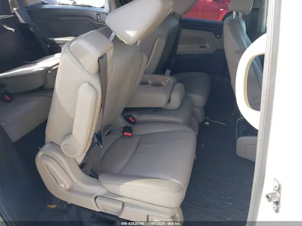 5FNRL6H62RB005838 2024 HONDA ODYSSEY - Image 8