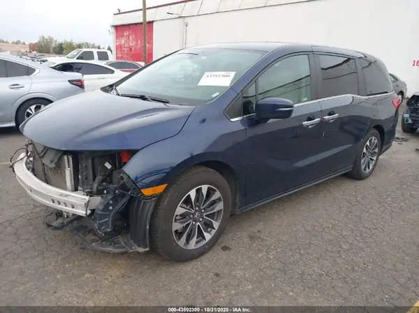 5FNRL6H62RB052822 2024 HONDA ODYSSEY - Image 2