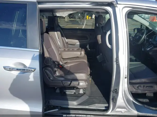 5FNRL6H62RB064761 2024 HONDA ODYSSEY - Image 8