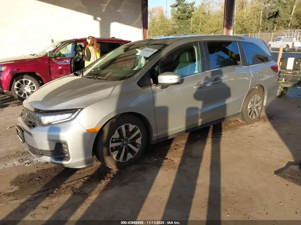 5FNRL6H63SB065780 2025 HONDA ODYSSEY - Image 2