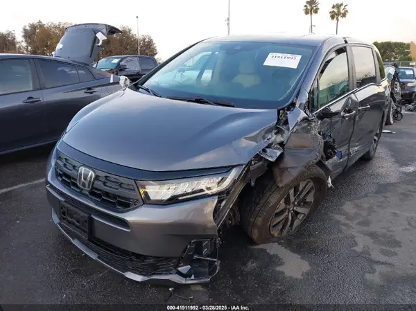 5FNRL6H64SB038684 2025 HONDA ODYSSEY - Image 2