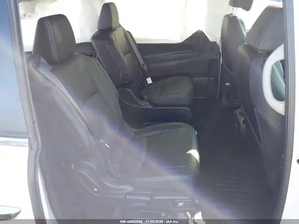 5FNRL6H66RB008256 2024 HONDA ODYSSEY - Image 8