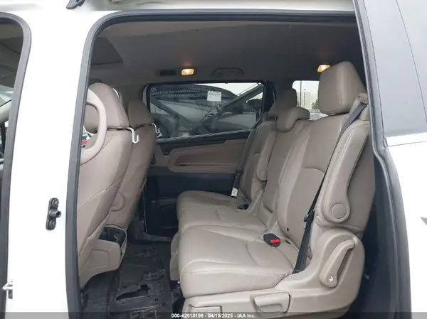 5FNRL6H67RB068398 2024 HONDA ODYSSEY - Image 8