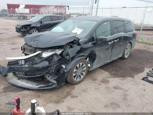 5FNRL6H68PB041580 2023 HONDA ODYSSEY - Image 2