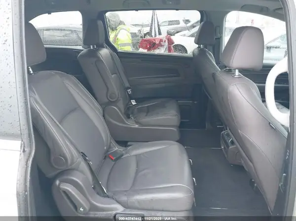5FNRL6H68RB052324 2024 HONDA ODYSSEY - Image 8