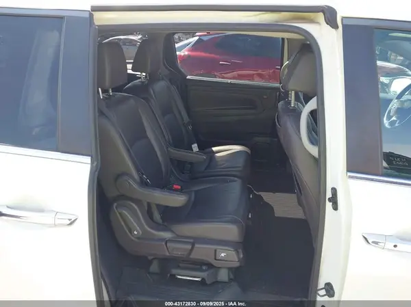 5FNRL6H70JB005494 2018 HONDA ODYSSEY - Image 8
