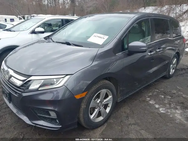 5FNRL6H70JB008900 2018 HONDA ODYSSEY - Image 2