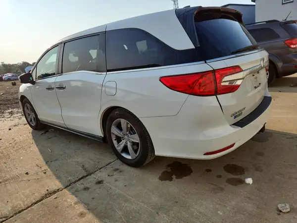 5FNRL6H70JB009495 2018 HONDA ODYSSEY - Image 2