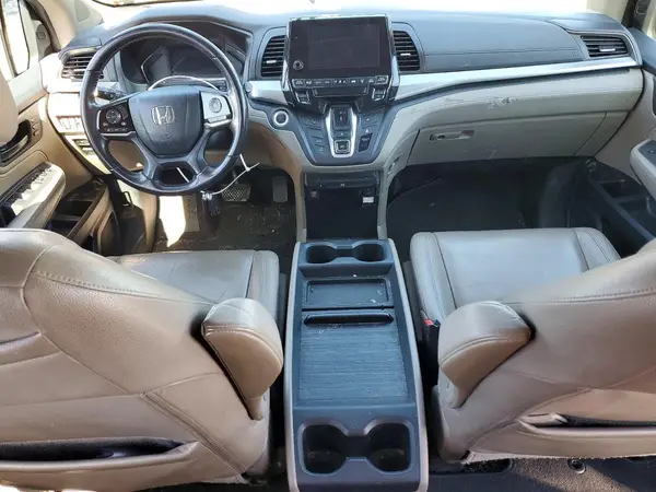 5FNRL6H70JB013675 2018 HONDA ODYSSEY - Image 8