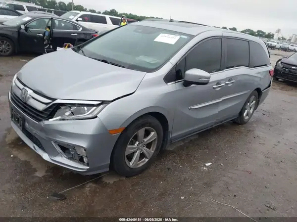 5FNRL6H70JB014115 2018 HONDA ODYSSEY - Image 2