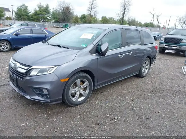 5FNRL6H70JB025227 2018 HONDA ODYSSEY - Image 2