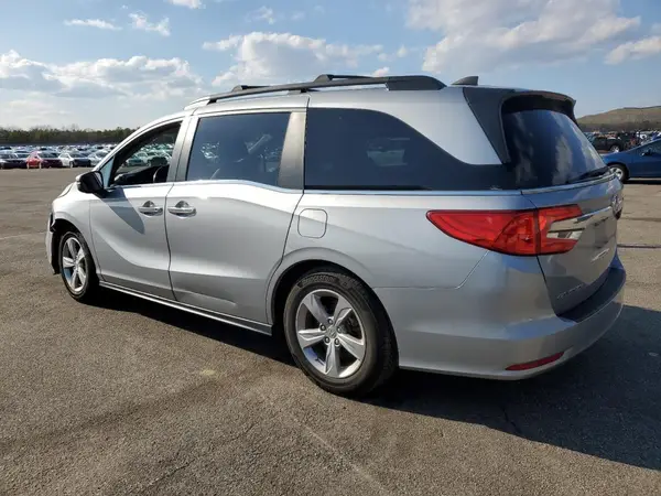 5FNRL6H70JB043257 2018 HONDA ODYSSEY - Image 2