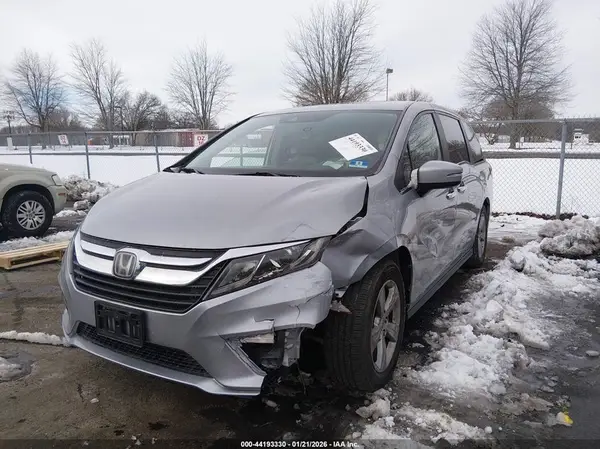 5FNRL6H70JB048961 2018 HONDA ODYSSEY - Image 2