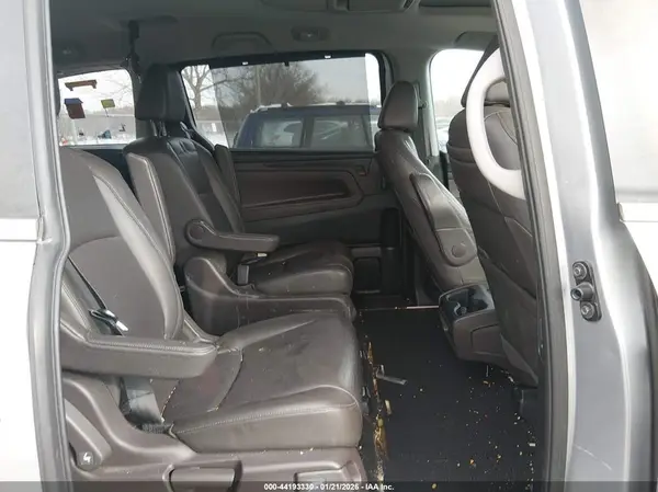 5FNRL6H70JB048961 2018 HONDA ODYSSEY - Image 8