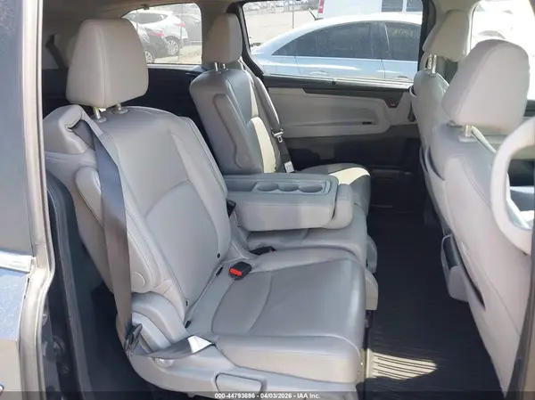 5FNRL6H70JB050452 2018 HONDA ODYSSEY - Image 8