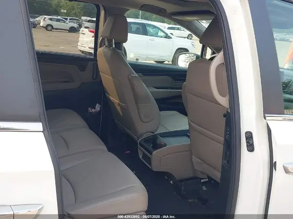5FNRL6H70JB051715 2018 HONDA ODYSSEY - Image 8