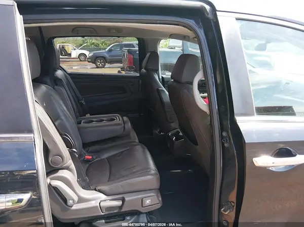 5FNRL6H70JB054856 2018 HONDA ODYSSEY - Image 8
