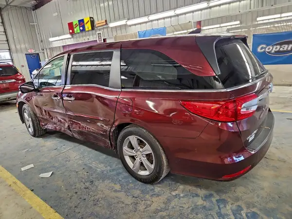 5FNRL6H70JB064013 2018 HONDA ODYSSEY - Image 2