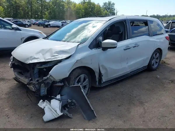 5FNRL6H70JB064433 2018 HONDA ODYSSEY - Image 2