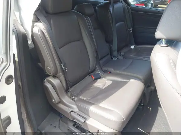 5FNRL6H70JB064433 2018 HONDA ODYSSEY - Image 8