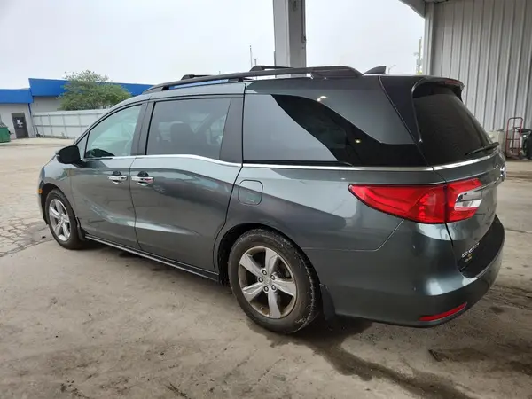 5FNRL6H70JB076775 2018 HONDA ODYSSEY - Image 2