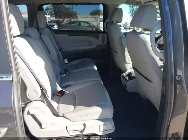 5FNRL6H70JB080812 2018 HONDA ODYSSEY - Image 8
