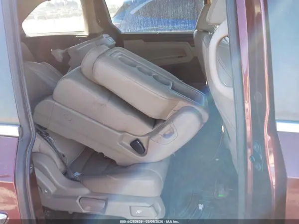 5FNRL6H70JB084584 2018 HONDA ODYSSEY - Image 8