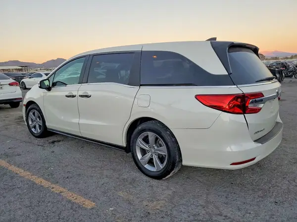 5FNRL6H70JB096962 2018 HONDA ODYSSEY - Image 2