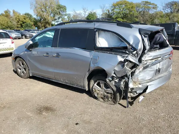 5FNRL6H70JB100802 2018 HONDA ODYSSEY - Image 2