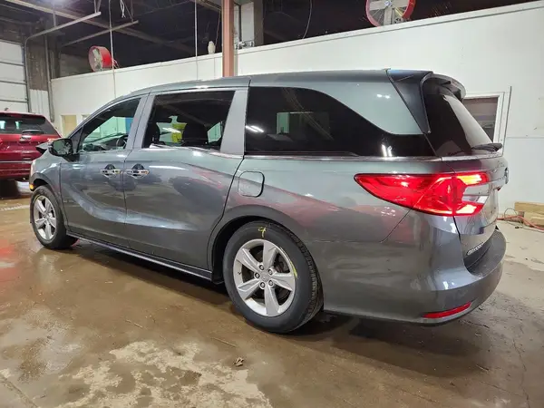 5FNRL6H70JB104252 2018 HONDA ODYSSEY - Image 2