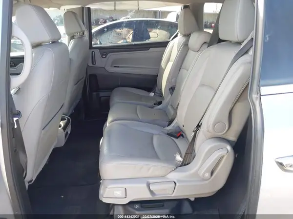 5FNRL6H70JB104977 2018 HONDA ODYSSEY - Image 8
