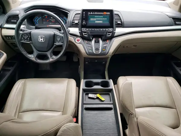 5FNRL6H70JB105742 2018 HONDA ODYSSEY - Image 8