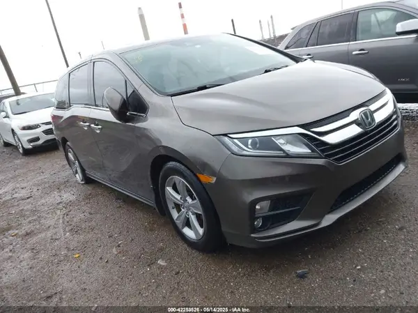 5FNRL6H70JB105837 2018 HONDA ODYSSEY - Image 1