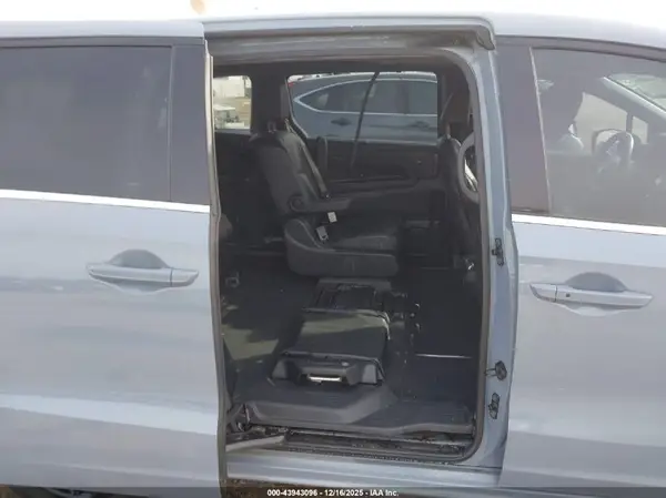 5FNRL6H70PB044708 2023 HONDA ODYSSEY - Image 8