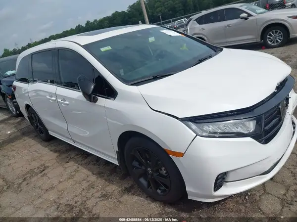 5FNRL6H70RB020315 2024 HONDA ODYSSEY - Image 1