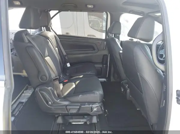 5FNRL6H70RB061575 2024 HONDA ODYSSEY - Image 8