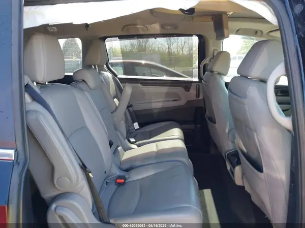 5FNRL6H71JB004550 2018 HONDA ODYSSEY - Image 8