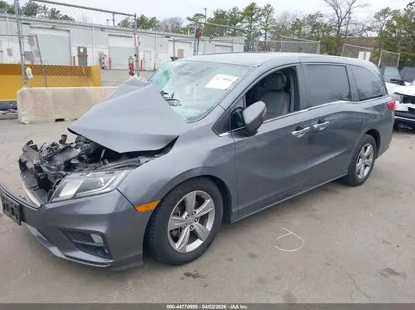 5FNRL6H71JB011868 2018 HONDA ODYSSEY - Image 2