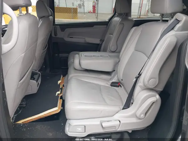 5FNRL6H71JB011868 2018 HONDA ODYSSEY - Image 8