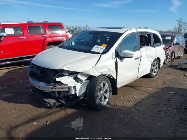 5FNRL6H71JB018724 2018 HONDA ODYSSEY - Image 2