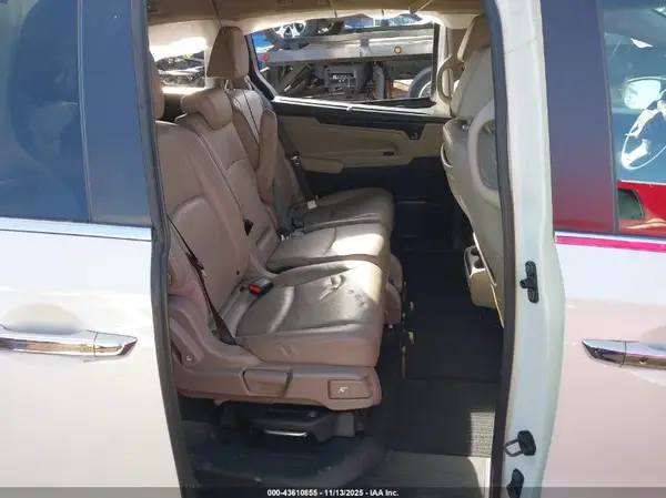 5FNRL6H71JB018724 2018 HONDA ODYSSEY - Image 8