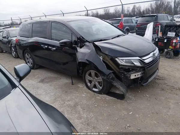 5FNRL6H71JB032218 2018 HONDA ODYSSEY - Image 1