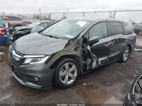 5FNRL6H71JB053201 2018 HONDA ODYSSEY - Image 2