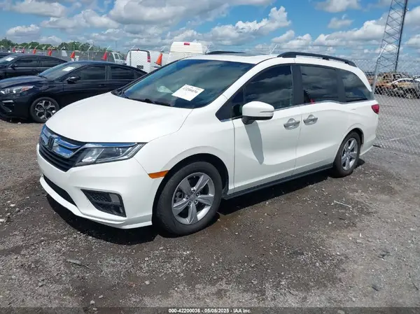5FNRL6H71JB057300 2018 HONDA ODYSSEY - Image 2