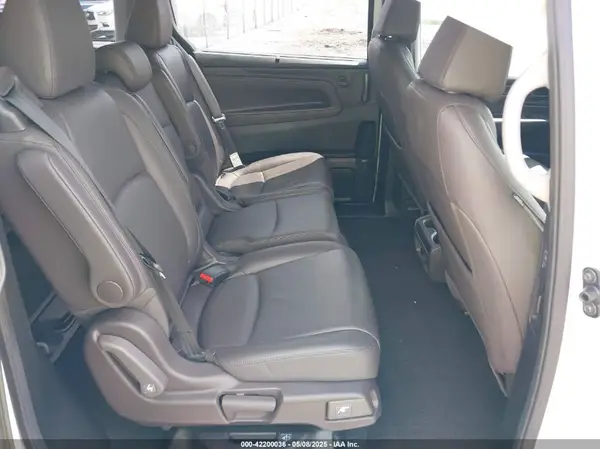 5FNRL6H71JB057300 2018 HONDA ODYSSEY - Image 8