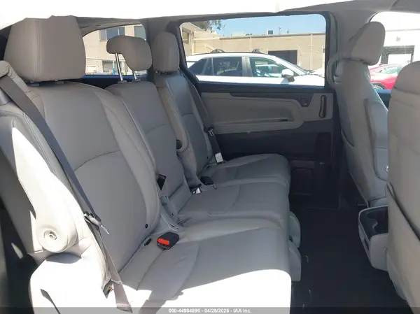 5FNRL6H71JB058642 2018 HONDA ODYSSEY - Image 8